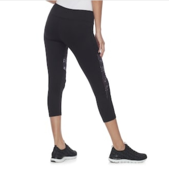 🧘‍♀️Mesh Inset High-Waisted Active Capris🧘‍♀️ - Picture 2 of 7